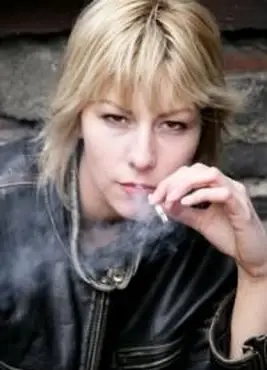 Ako môže vplyv partnerskej skupiny súvisieť so zneužívaním drog?