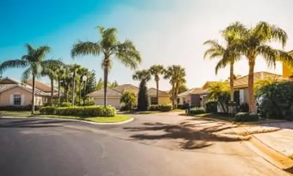 בתי קהילה מגודרים עם כפות ידיים, דרום פלורידה