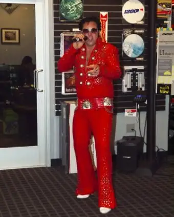 odtwórca Elvisa; prawa autorskie Rigucci na Dreamstime.com