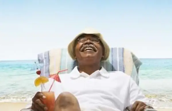 Dónde encontrar cosas gratis para personas mayores