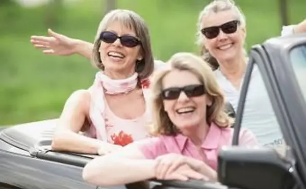 Qual é a diferença entre cabelos grisalhos e cabelos brancos?