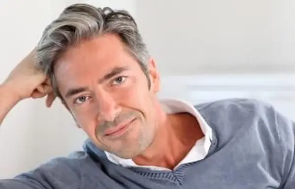 Dicas de coloração para cabelo masculino sênior