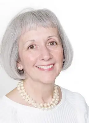 תסרוקת בוב עם פוני