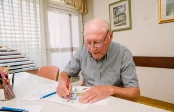 homme aîné, coloration, une, adulte, livre coloration