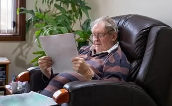 Reclinável Power Lift Yandel por Ashley