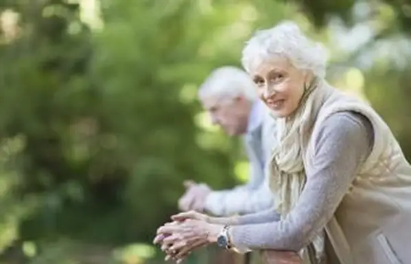 노인은 몇 살입니까?