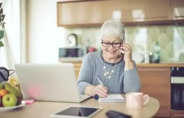 17 משרות מדהימות לקשישים העובדים מהבית