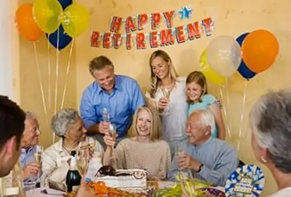 Poemas engraçados de aposentadoria para colegas de trabalho e entes queridos