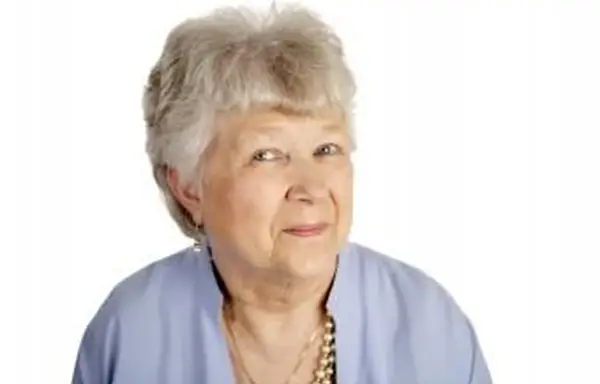 https://cf.ltkcdn.net/seniors/images/slide/159888-849x565r1-Full-bangs.webp