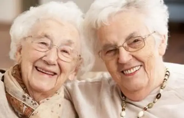 תמונות של תסרוקות קשישים לגברים ונשים