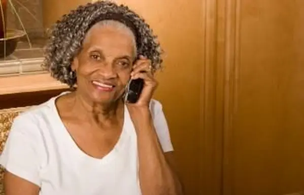 https://cf.ltkcdn.net/seniors/images/slide/224223-704x469-Senior-Woman-on-Phone.webp