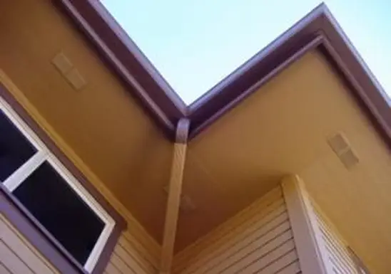 Réparation de soffite de revêtement