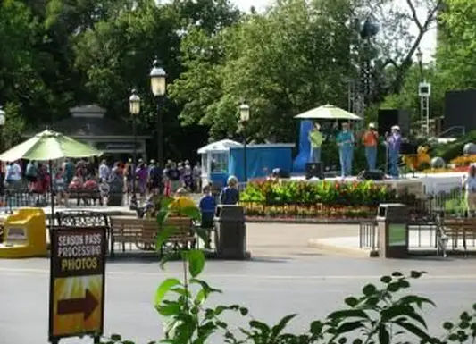 Six Flags Great America Hometown Square