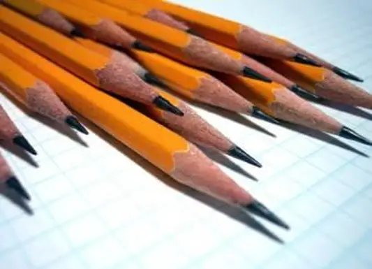 Eliminación de la mina de lápiz de la piel