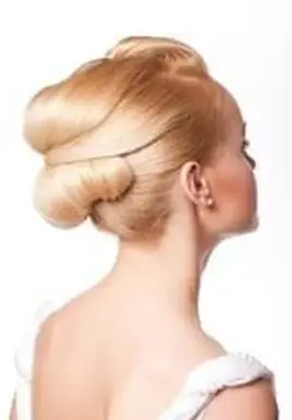 Jak dbać o włosy przed wymyślnym updo?