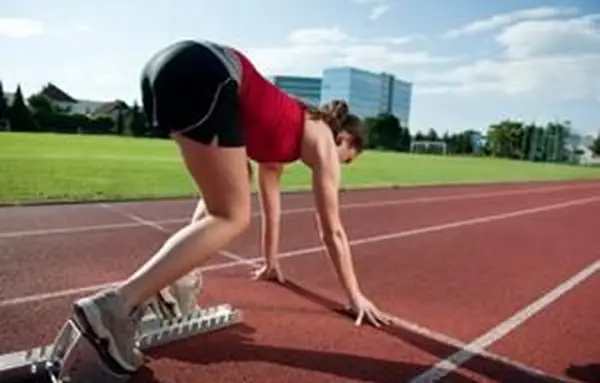 Marcas de tênis de corrida com suporte para arco