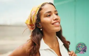 Como amarrar uma bandana e acabar com os dias de cabelo ruim