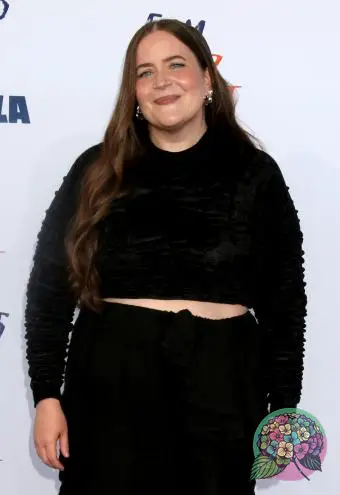https://cf.ltkcdn.net/www/images/slide/356380-566x850-aidy-bryant-2431423899.webp