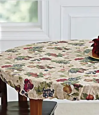 Pružný poťah na stôl u Blaira