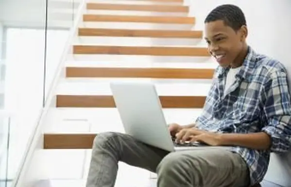 Webové stránky a tipy pre online časopis pre dospievajúcich