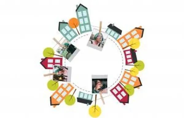 Baner z małym miasteczkiem i polaroidami