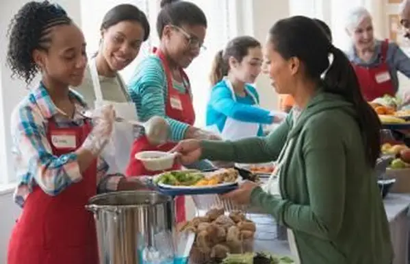 Cose da fare per gli adolescenti annoiati per fare la differenza