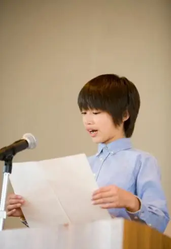 Aluno fazendo um discurso