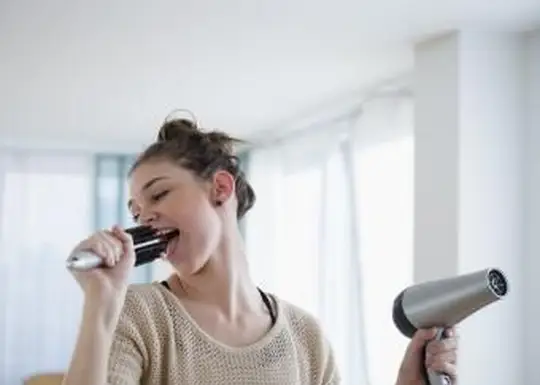 Aktivitäten für Mädchen im Teenageralter allein zu Hause