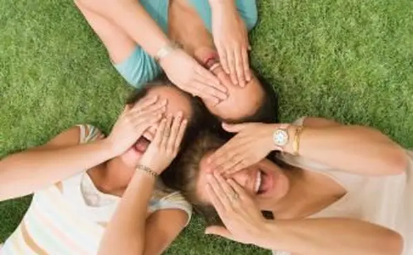 恥ずかしい十代の女の子