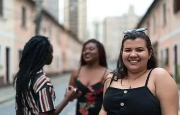 Trovare vestiti per adolescenti taglie forti