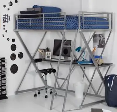 Cama loft y escritorio de Hayneedle http://www.hayneedle.com/sale/zbunkbedloftdesksilver.cfm