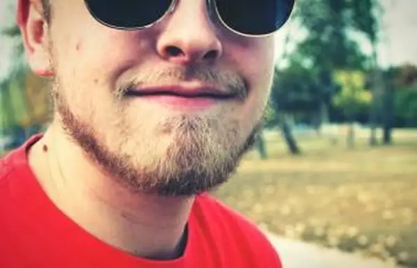 Barbe longue et fluide