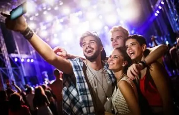 W co się ubrać na koncerty na wszystkie pory roku