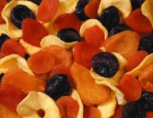 Občerstvenie zo sušeného ovocia; Autorské práva Kalenski na Dreamstime.com