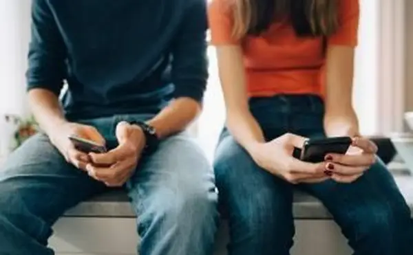 Wie wirken sich soziale Medien auf Jugendliche aus?