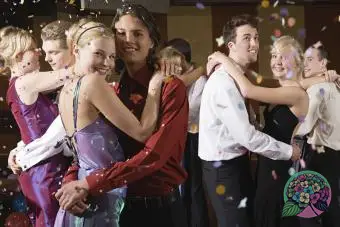 プロム 101 - プロムの夜に何が起こるか、そして何を期待するか