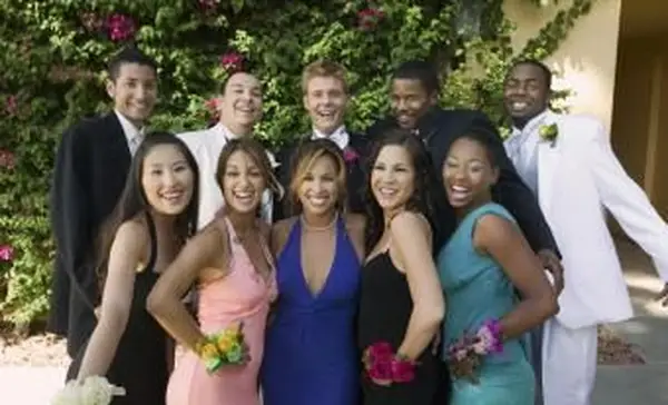 홈 커밍 댄스에 입을 옷