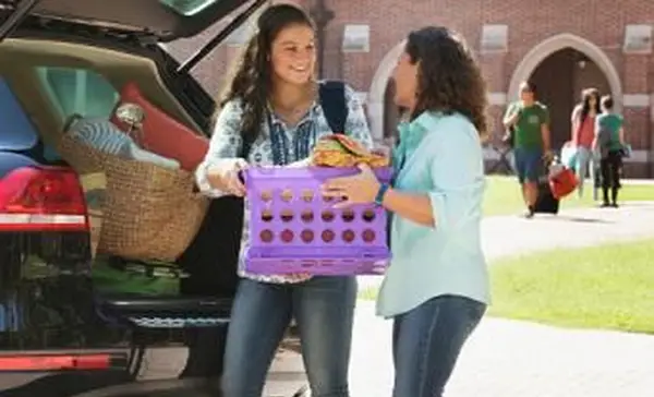 scarico auto al college