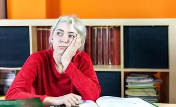 sonhar acordado enquanto estudava