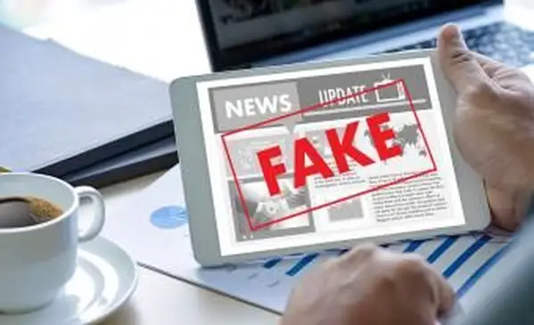 Fausses nouvelles sur ordinateur
