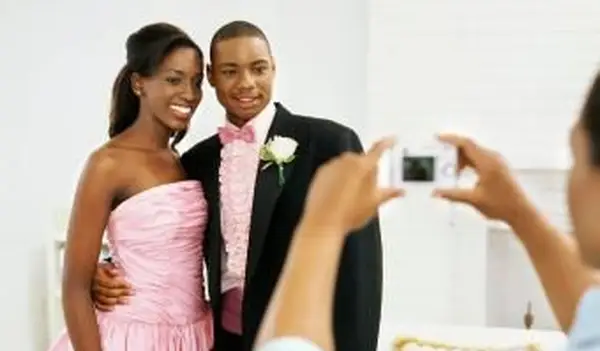 お世辞のウエディング画像のポーズを試してみてください