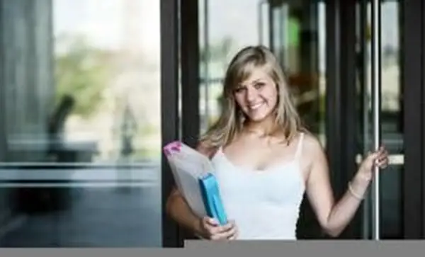 Inicio de clubes sociales para adolescentes