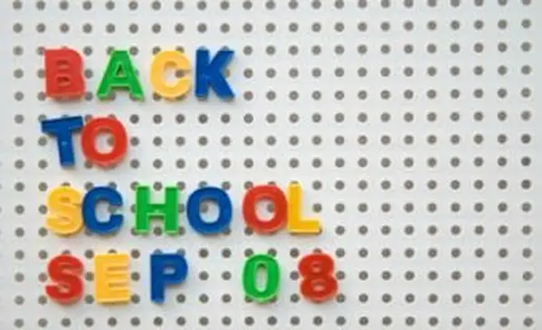 Powrót do pomysłów na tablicę ogłoszeń szkolnych