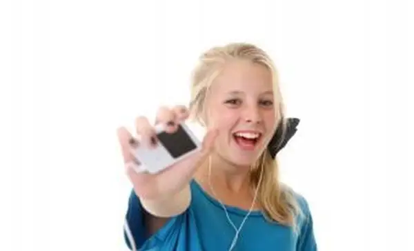 https://cf.ltkcdn.net/teens/images/slide/166052-600x399-girl-with-ipod.webp
