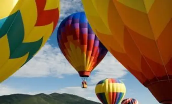https://cf.ltkcdn.net/teens/images/slide/129426-848x566r2-hot-air-balloon.webp