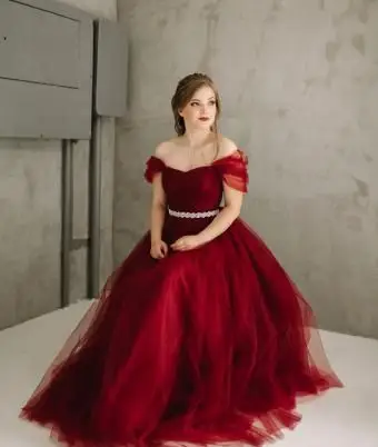 https://cf.ltkcdn.net/teens/images/slide/245978-850x1093-3-options-homecoming-dresses.webp