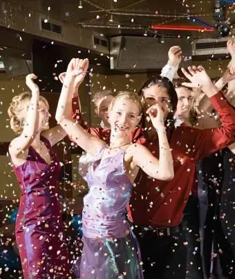 Lustige Stiloptionen für Heimkehrkleider