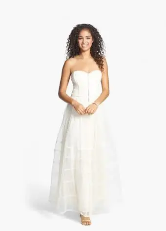 https://cf.ltkcdn.net/teens/images/slide/183020-567x847-Betsey-Johnson-Front-Zip-Strapless-Gown.webp