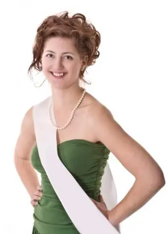 Młodzieżowe sukienki na konkurs piękności