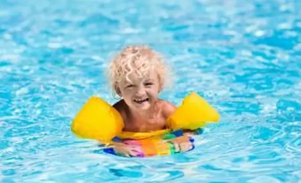 Die 7 besten Schwimmhilfen für Kleinkinder